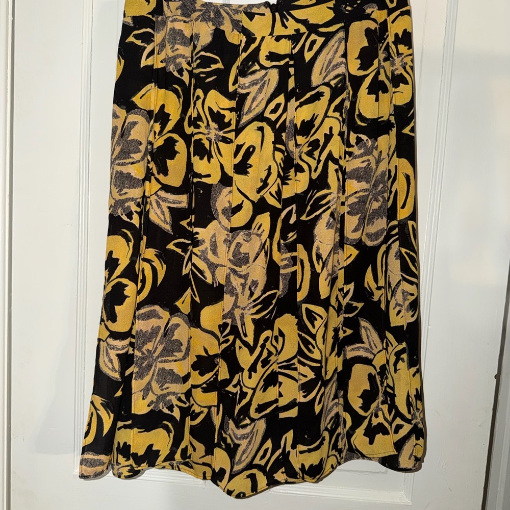 Who What Wear Black and Yellow Floral A-Line Skirt